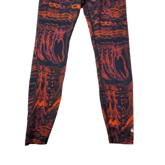 Nike Tight Fit High-Rise All Over Print Leggings - Picture 7 of 10